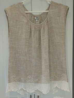 Sonoma Beige-Cream Sleeveless Textured Blouse with Lace Hem